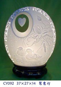 光影流轉，瓷韻生輝 德化縣影雕燈具陶瓷廠的匠心之作